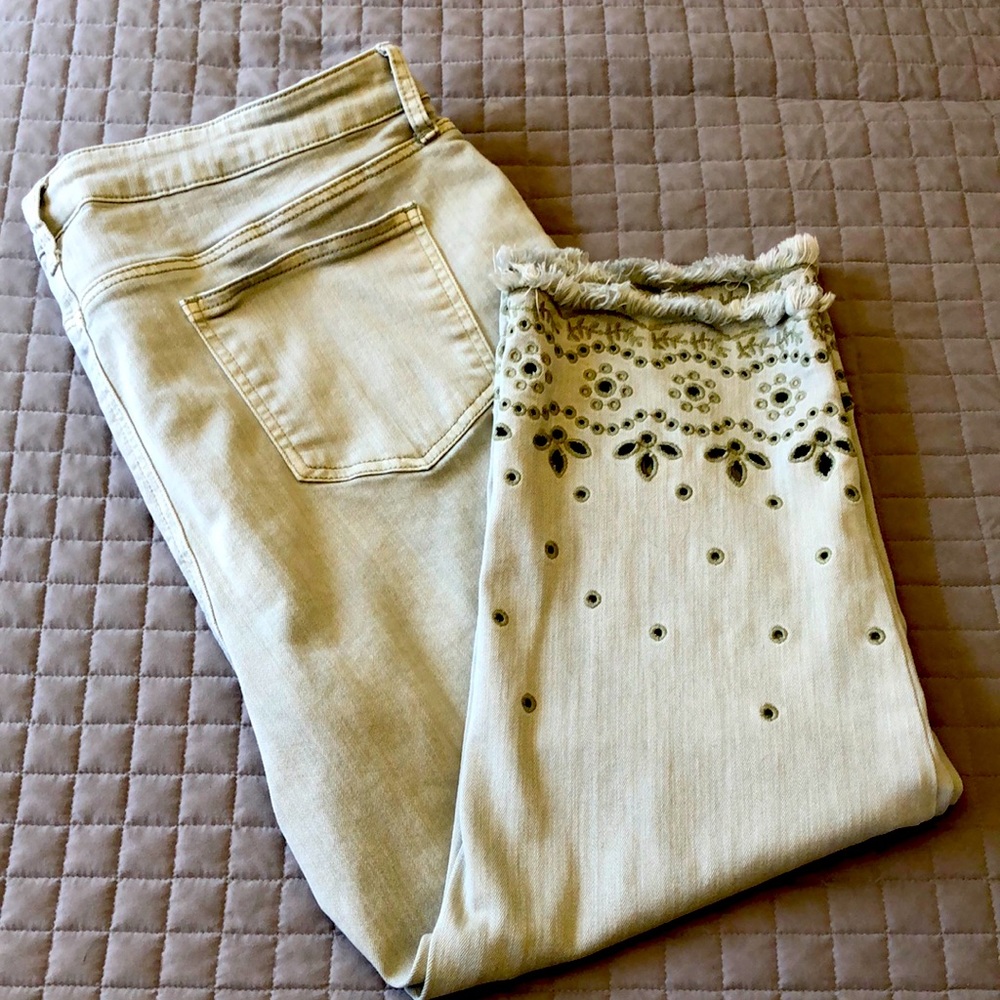 👖 Chico’s So Slimming Girlfriend Slim Leg Crop